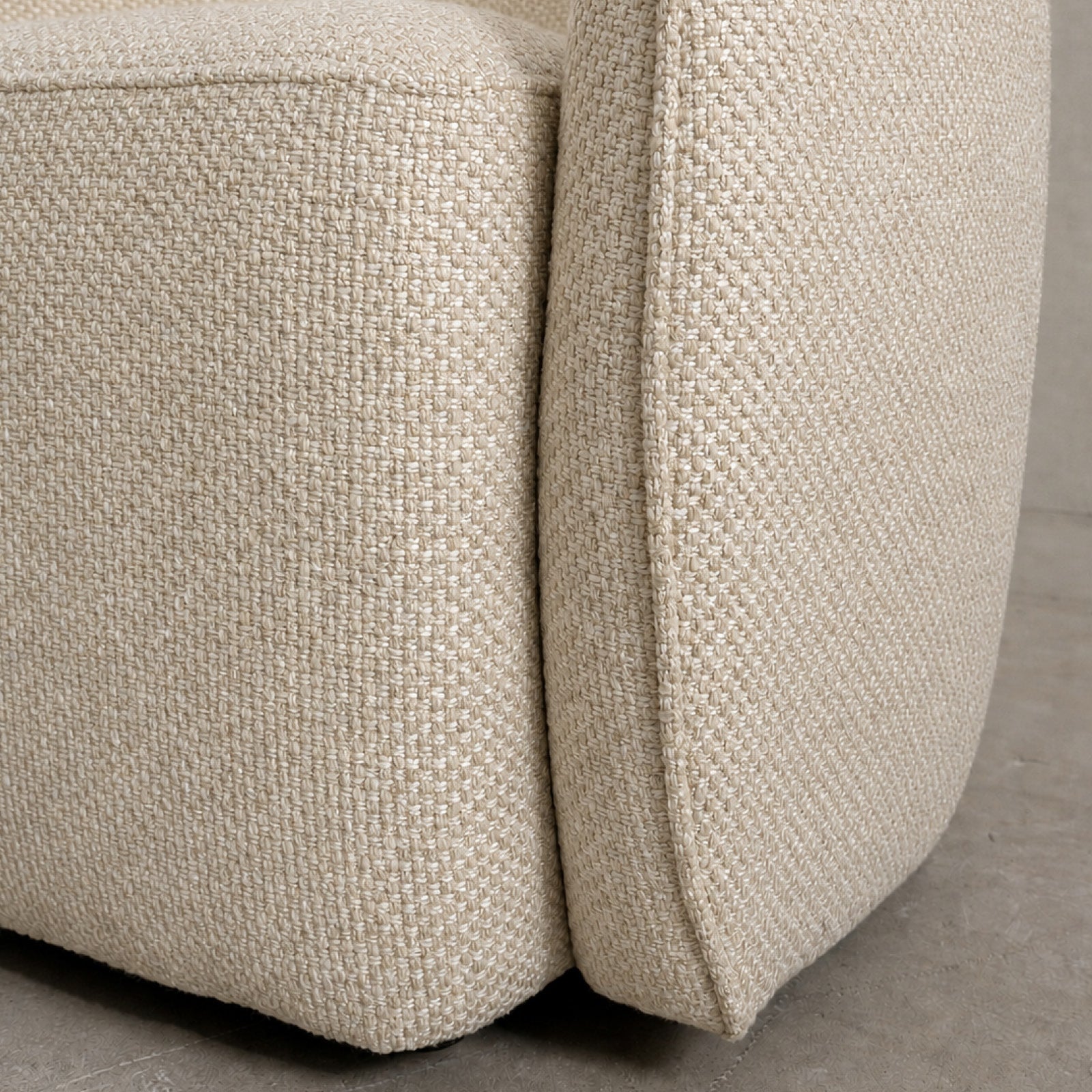REI | Occasional Chair